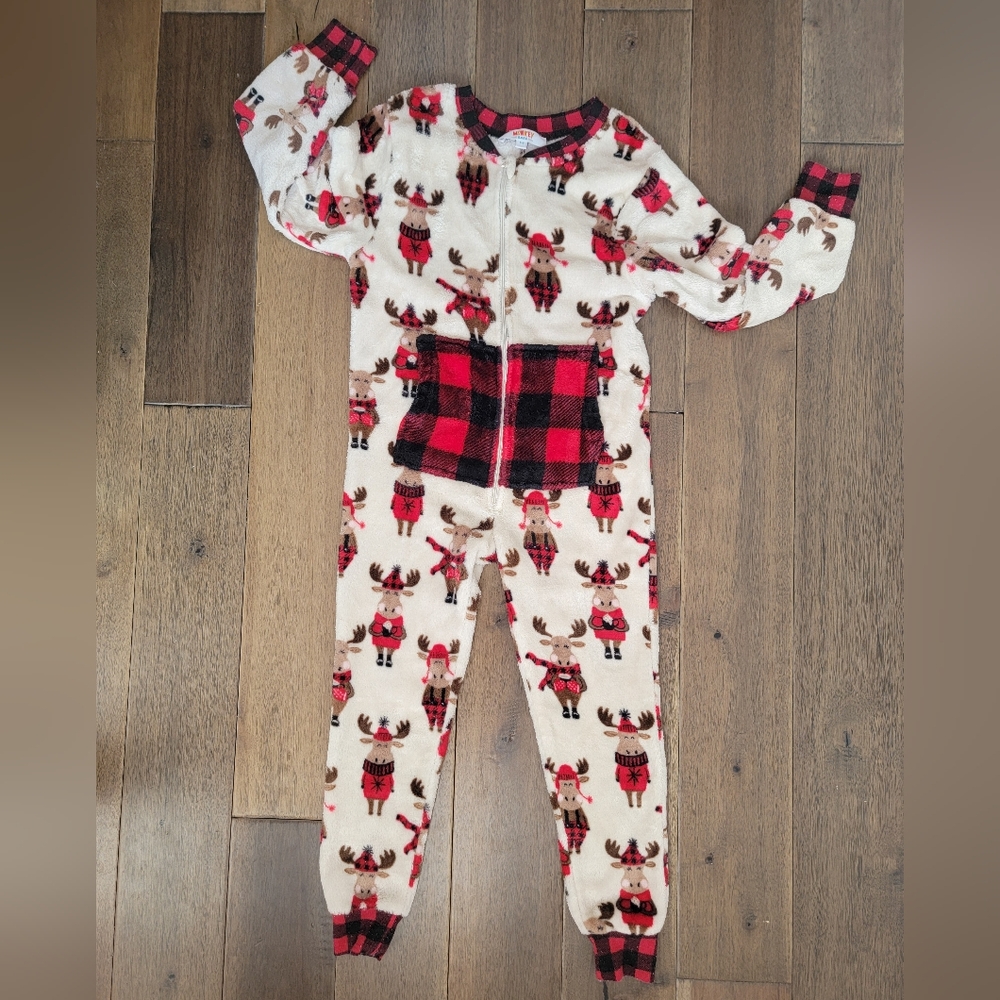 Monkey Bars Fleece Moose Print Footless Onesie – Size 5/6, Red Plaid Trim